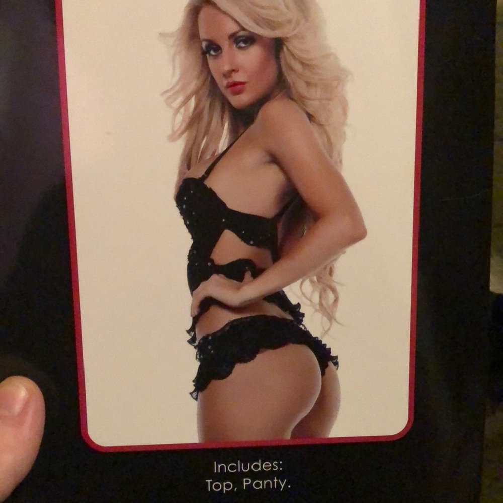 Lingerie - Picture 5 of 5